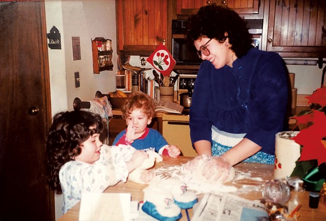 Evan Ross (center) making cookies as a child - COURTESY OF EVAN ROSS