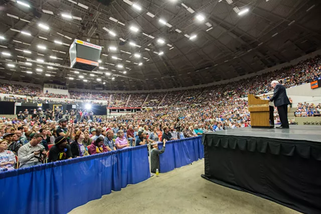 At Record-Setting Rally, Wisconsinites #FeelTheBern