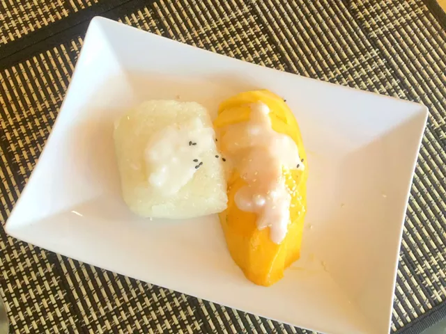 Alice Eats: East West Caf&eacute;
