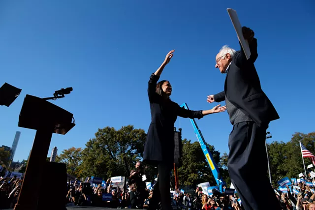 Bern's Return: In Queens, a Massive Crowd Welcomes Sanders