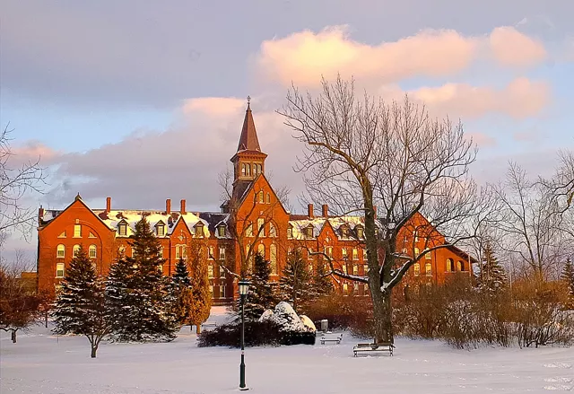 UVM, Champlain College Move to Online Classes