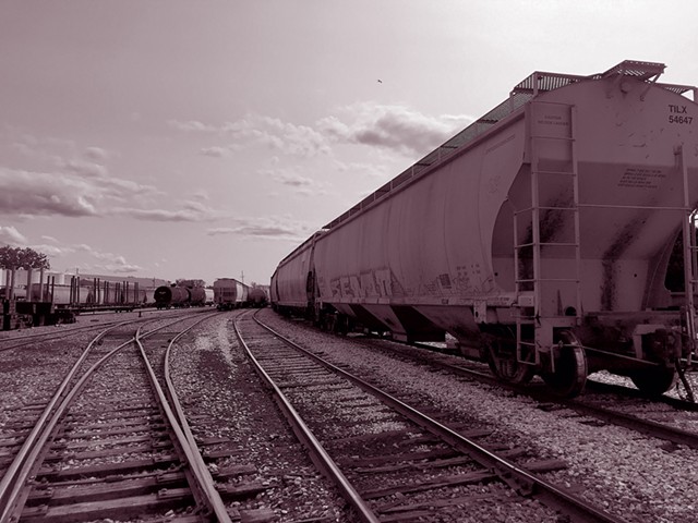 Rail yard on the Burlington waterfront - KIRSTEN THOMPSON ©️ SEVEN DAYS