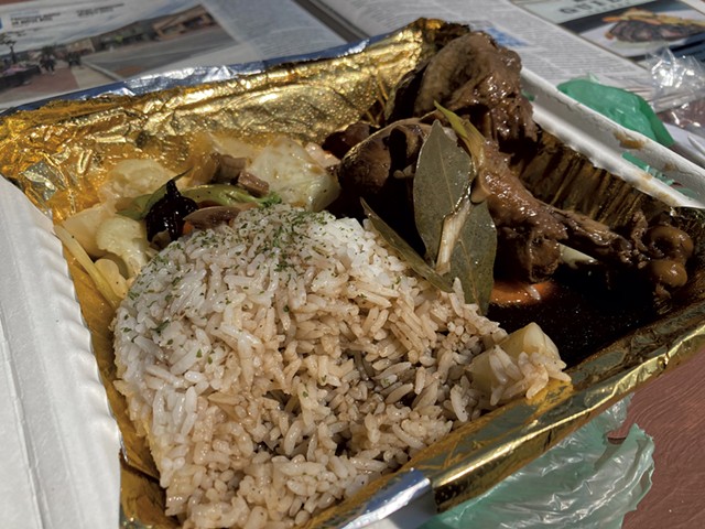 Chicken adobo from Pica-pica Filipino Cuisine - MARGARET GRAYSON ©️ SEVEN DAYS