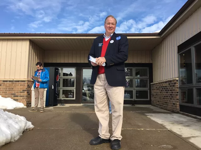 Sanders Ain't a Drag, Says One Iowa Democratic Candidate