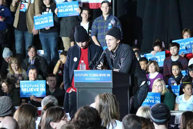 On Caucus Eve, Sanders Urges Iowans to Ignite a Revolution