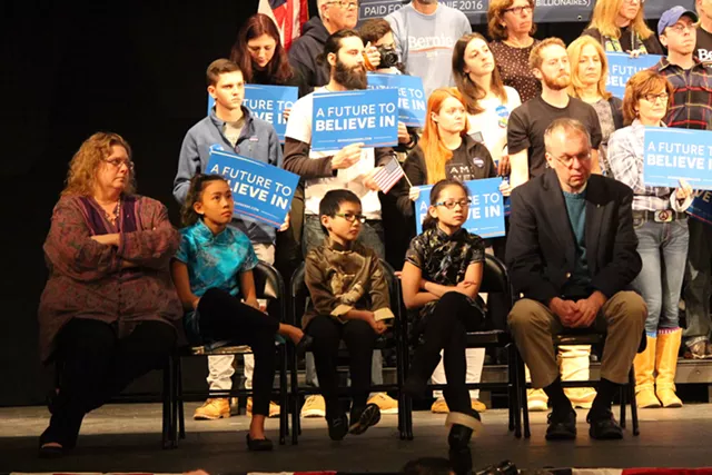 A Low-Key Finale to Sanders' New Hampshire Campaign