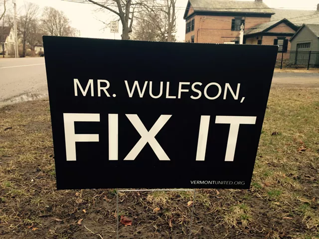 In Shelburne, 'FIX IT' Signs Speak to Vermont Railway President
