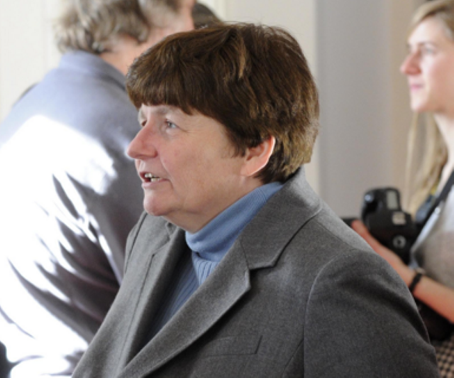 State Treasurer's Challenger Calls for Fossil-Fuel Divestment