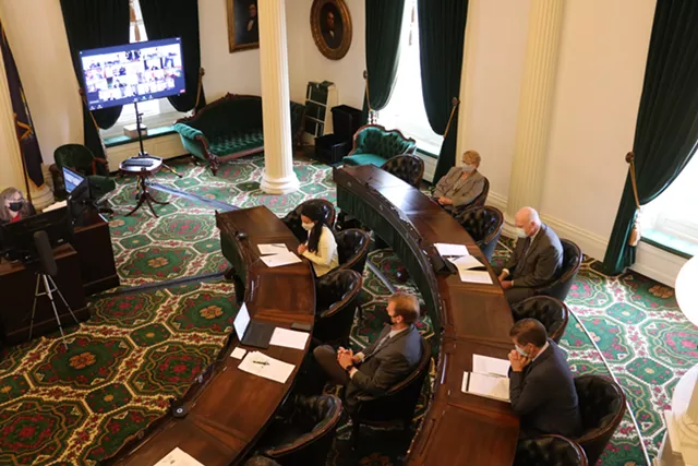 Vermont Lawmakers Approve Bill That Allows Towns to Require Masks (4)