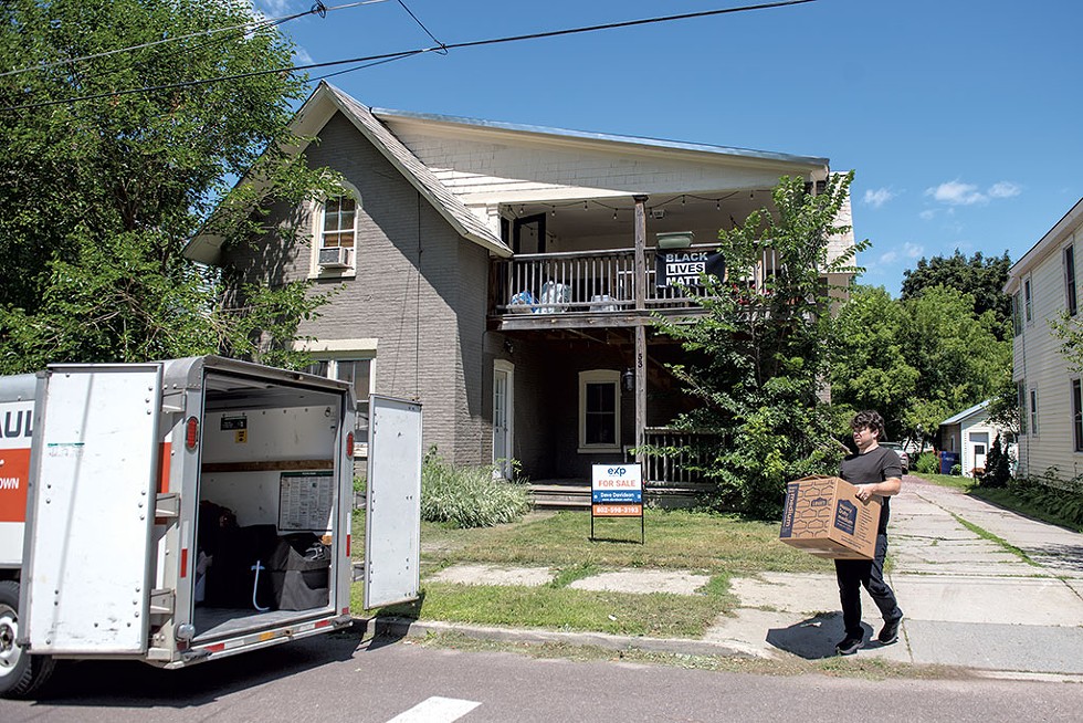Tenant Wylie Dulmage moving out of his apartment on Maple Street in Winooski - DARIA BISHOP