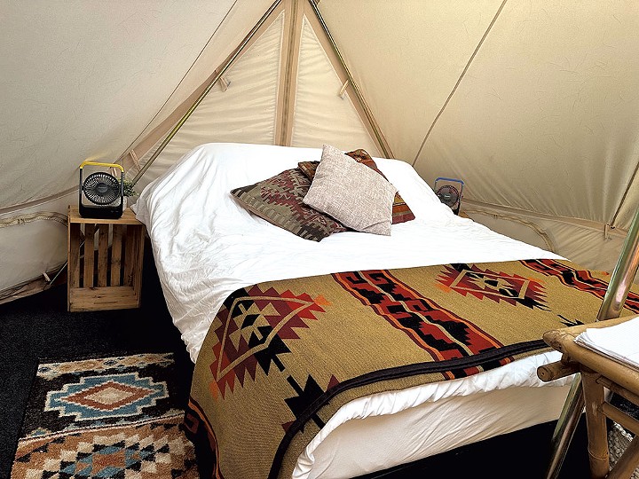 Inside the tent - ALISON NOVAK ©️ SEVEN DAYS