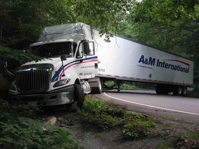 Despite Hefty New Fines, Truck Drivers Still Try the Notch