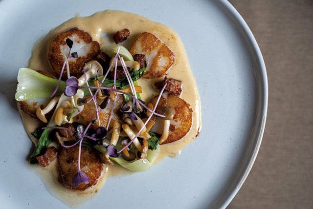 Sea scallops with pancetta, beech mushrooms, bok choy and cognac-miso beurre blanc - JEB WALLACE-BRODEUR