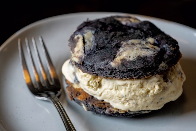 Blueberry and white chocolate ice cream sandwich - JEB WALLACE-BRODEUR