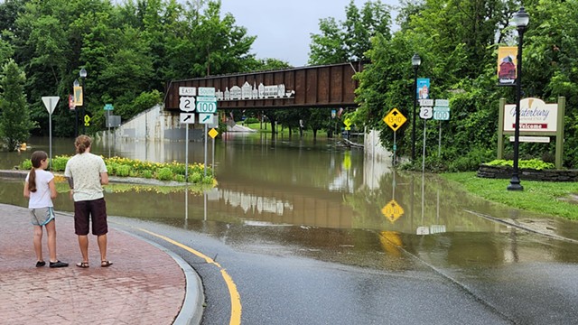 Roads closed due to high water in Waterbury - KEVIN MCCALLUM ©️ SEVEN DAYS