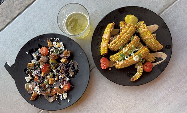 Farm tomato salad, corn ribs and cider at Ferme Cidricole &Eacute;quinoxe - MELISSA PASANEN ©️ SEVEN DAYS