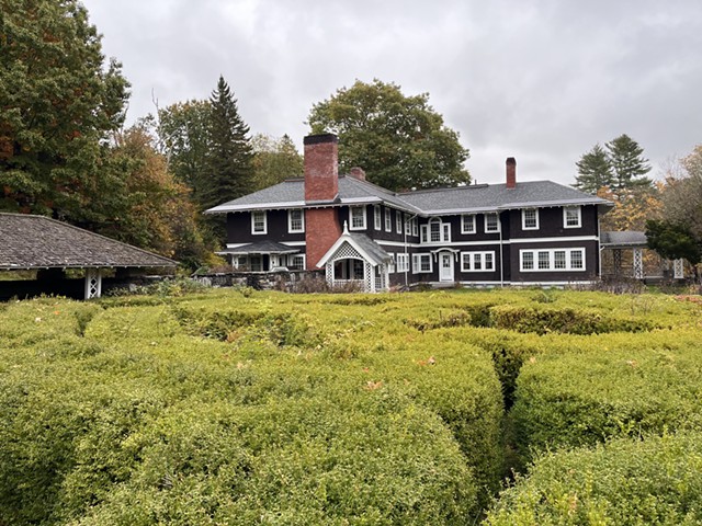 Goddard College manor house and topiary maze - ANNE WALLACE ALLEN ©️ SEVEN DAYS