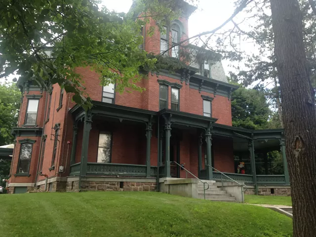 Champlain College Will Use UVM Frat House as a Dorm