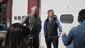 Ron Pembroke, left, and Gov. Peter Shumlin discussing the water contamination