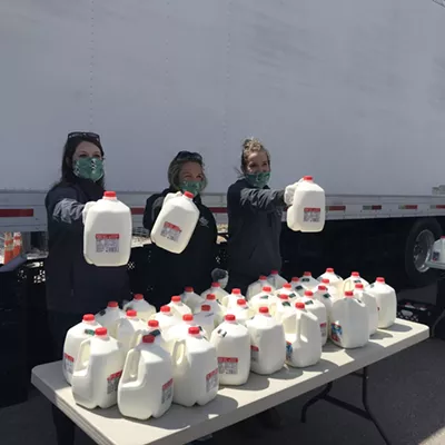 Image: Vermont Dairy Farmers Give Away 4,000 Gallons of Milk