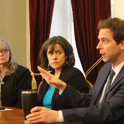 Image: Legislative Leaders Call on Scott to Mandate Masks in Vermont Stores